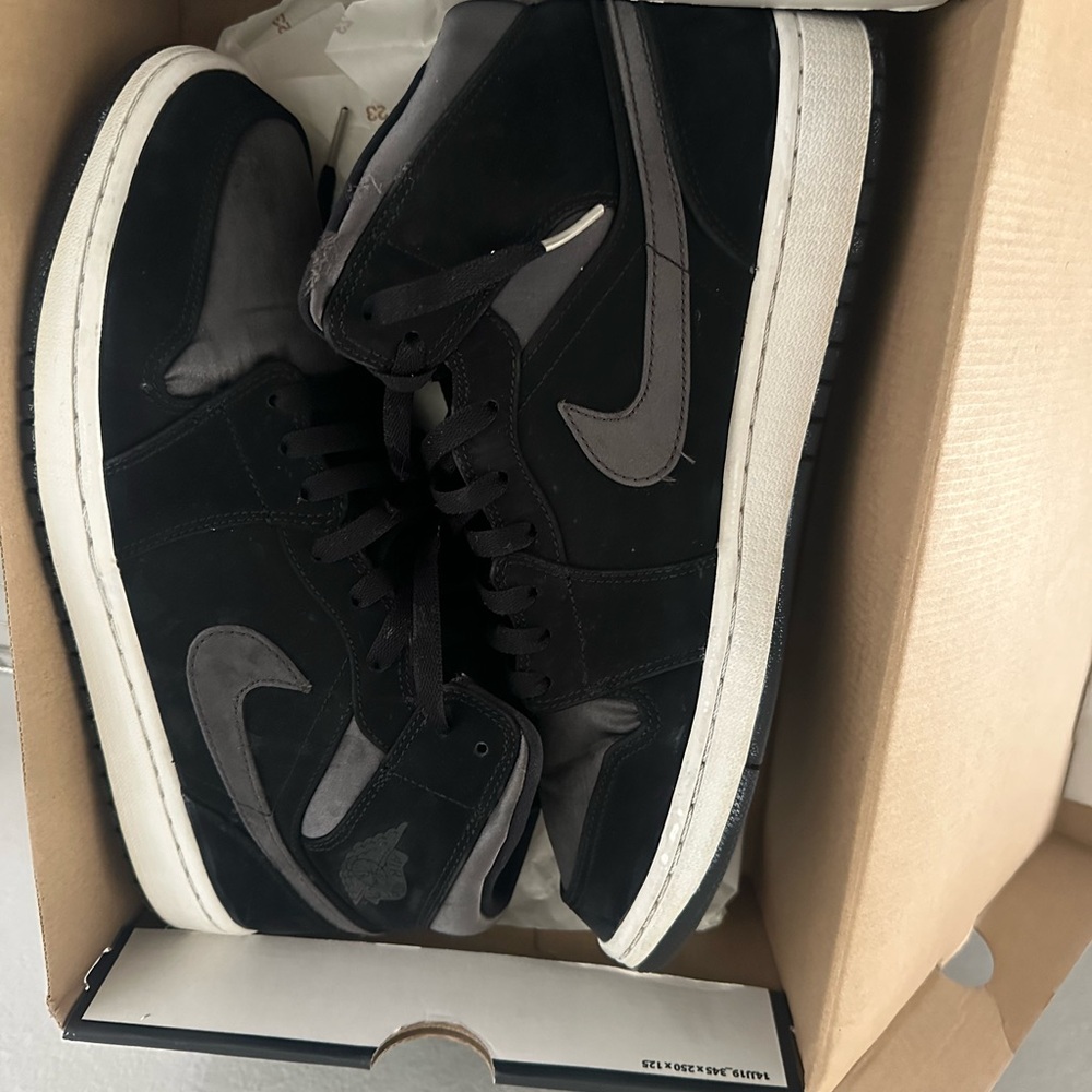 Jordan Black and Gray Sneakers Classic High-Top Design